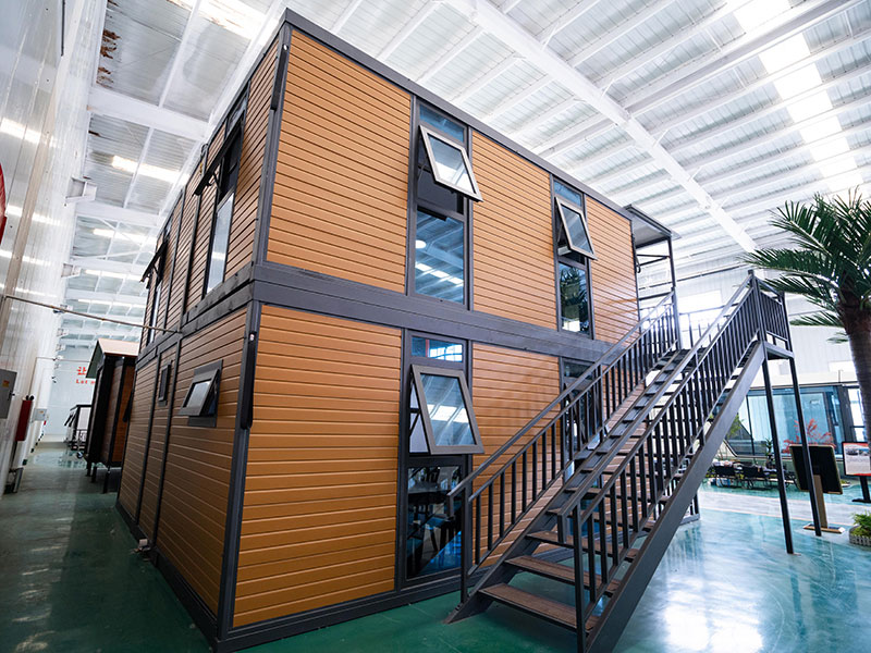 <strong>Two-story Flat-roof Double-wing Expandable House</strong>